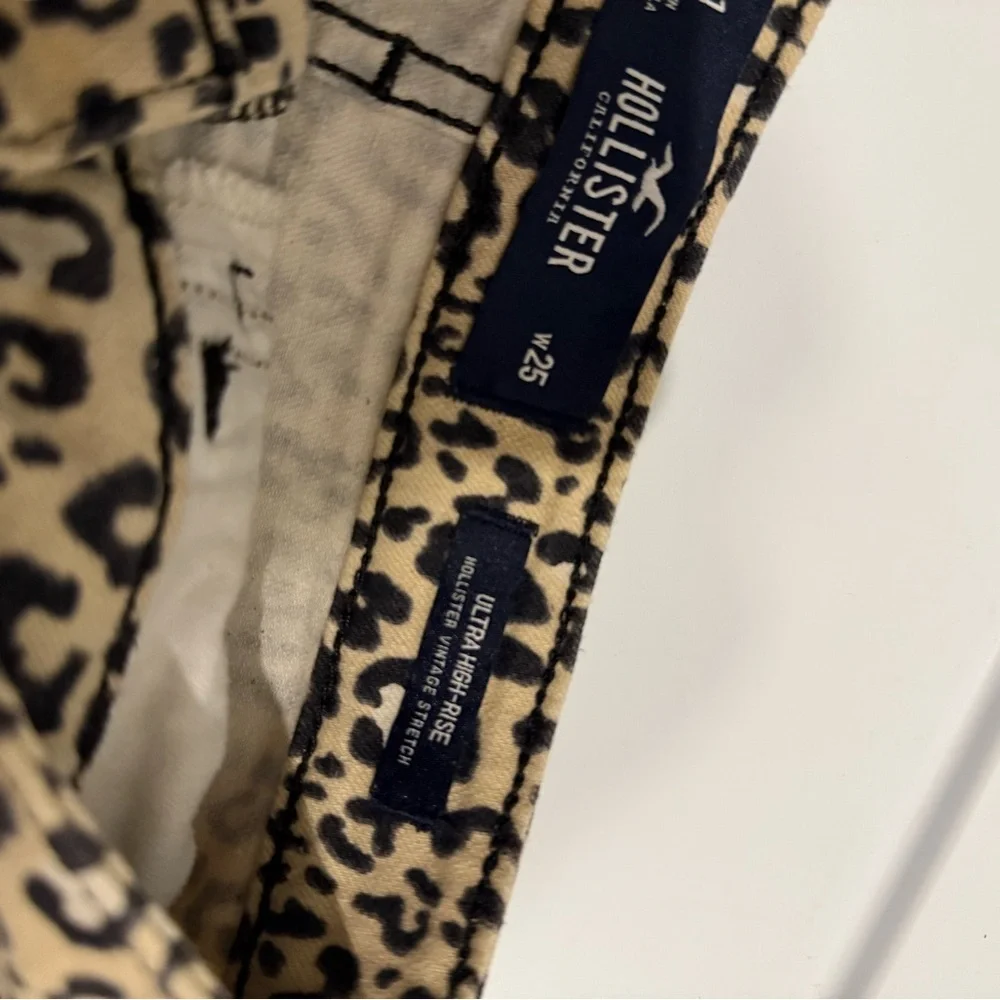 Hollister Ultra High Rise Leopard Print Button Front Mini Skirt Size 1 (25) Nude